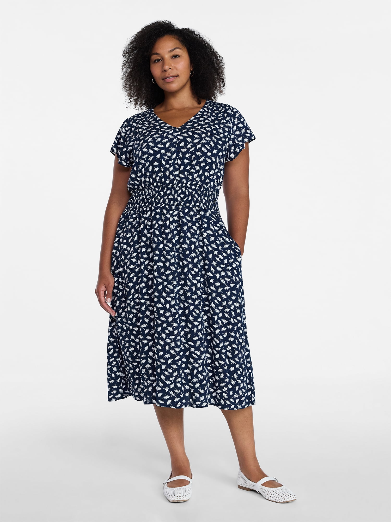 Time and Tru Women's and Women's Plus Smocked Waist Midi Dress