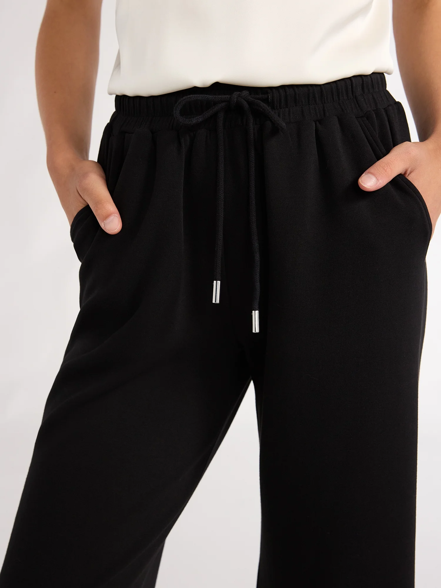 Scoop Women's and Women's Plus Ultimate Scubaknit Cropped Sweatpants, Sizes XS-4X