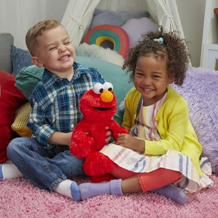 Sesame Street Love to Hug Elmo, Talking, singing, and hugging plush Elmo toy - English and Spanish
