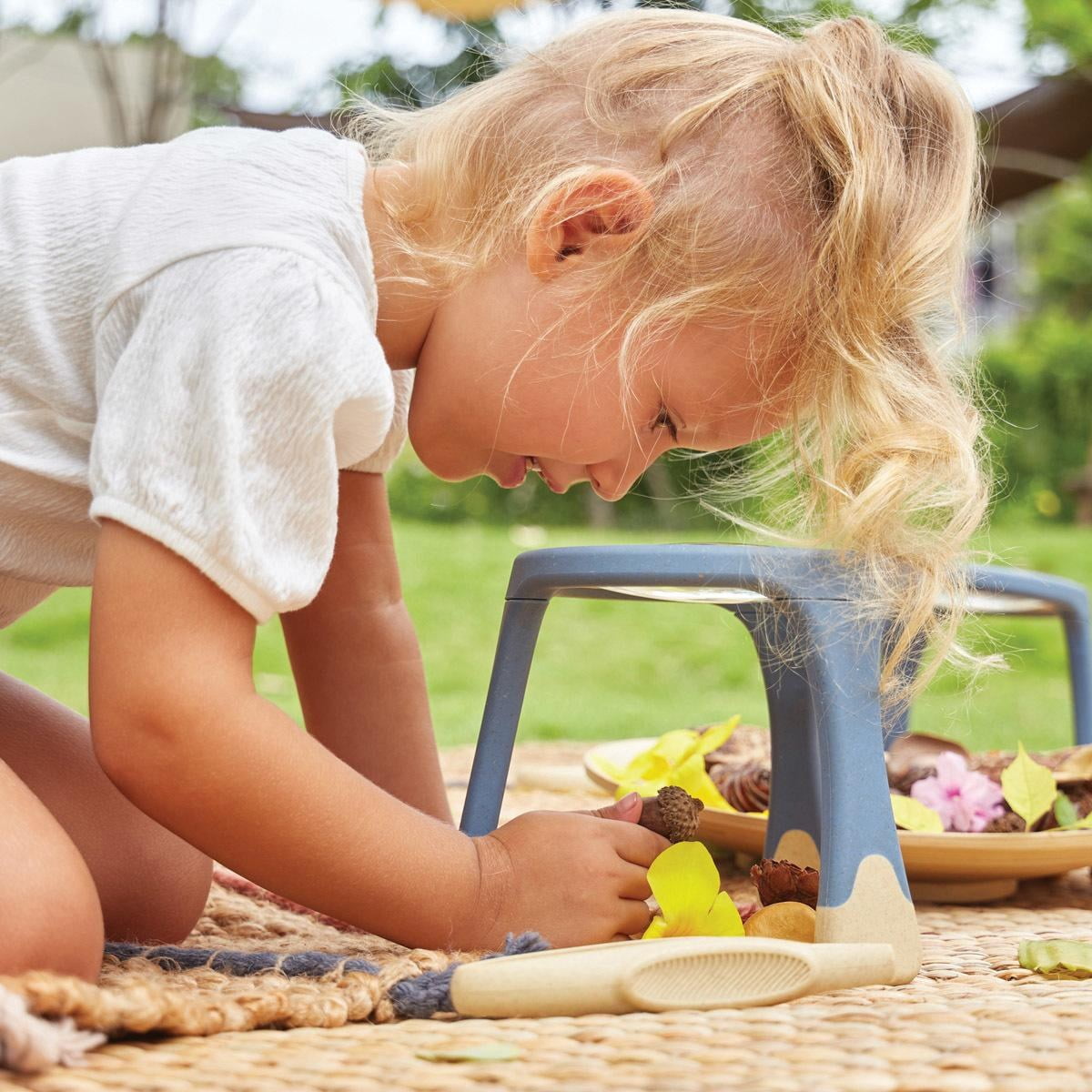 Kaplan Early Learning Company All-Weather Tabletop Magnifier - Set of 2