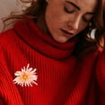 thumbnail image 2 of 10 flores artificiales de crisantemo y margarita de seda falsa para decoración, accesorios realistas para el cabello para proyectos de manualidades, 2 of 8