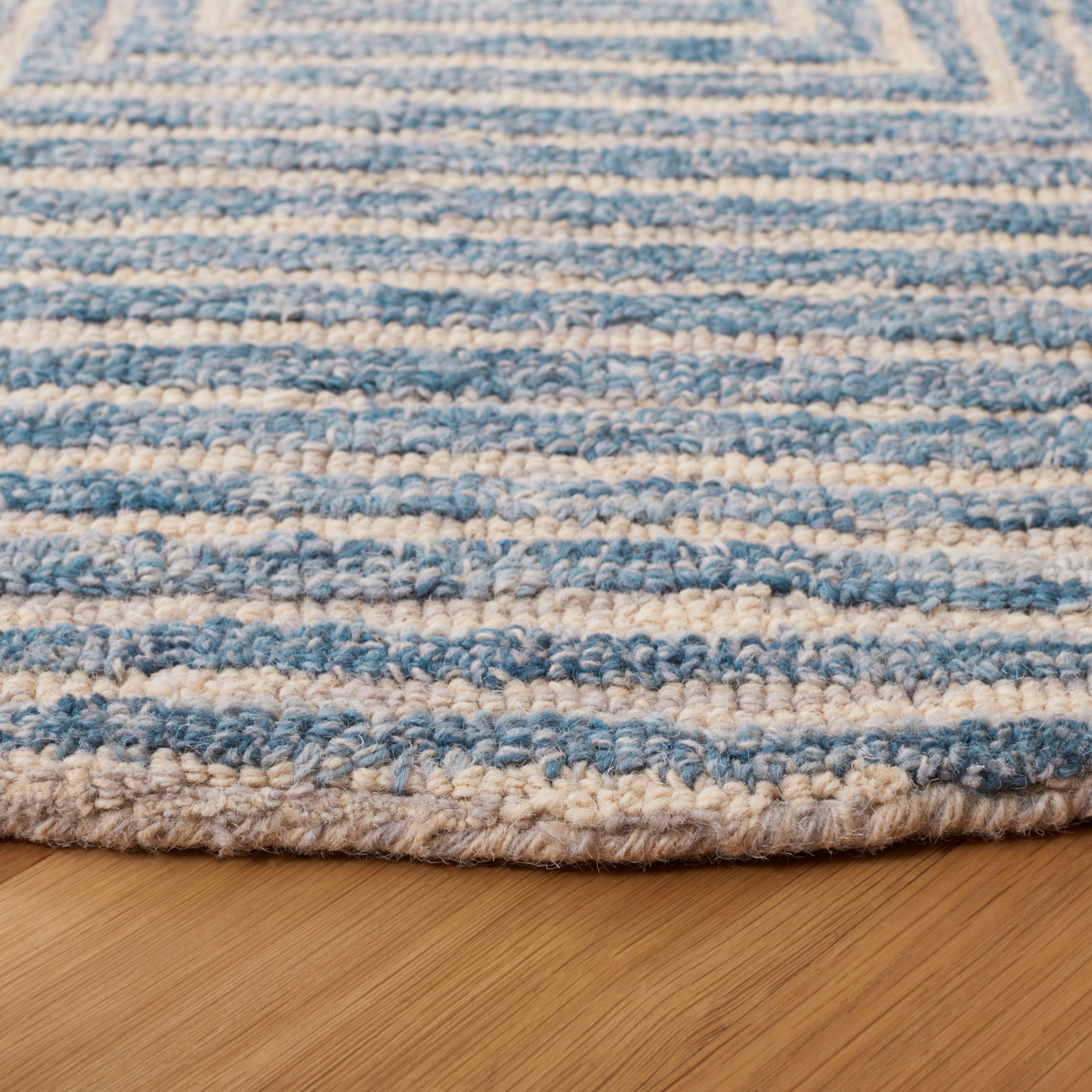 SAFAVIEH Metro Chodak Abstract Area Rug, Light Blue/Ivory, 6' x 6' Round