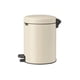 thumbnail image 4 of Bote de basura Brabantia New Icon Step de 5 litros, color beige suave con balde, 4 of 9