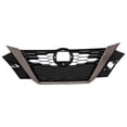 thumbnail image 1 of Parrilla Sentra 2020 A 2021 Nissan TONG YANG Con moldura humo/cromada Sin hoyo para cámara, 1 of 3