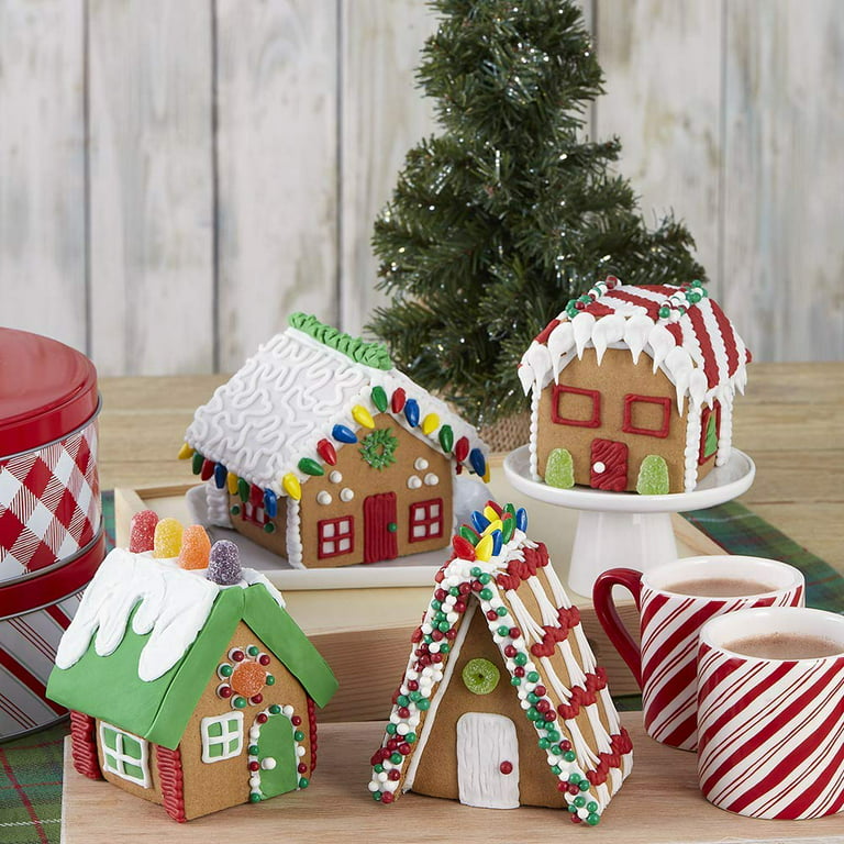  Wilton Built it Yourself Mini Village Gingerbread Decorating  Kit to Make 4 Houses - Christmas Gingerbread House Kit for Adults - 13  Pieces in Total, 28OZ : Grocery & Gourmet Food