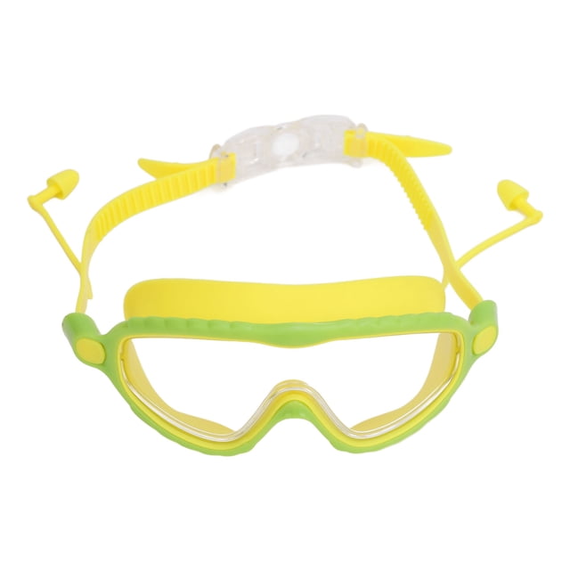 gafas de natación, tapones para los oídos integrados antivaho a prueba de fugas, lentes hd impermeables con marco de silicona suave para pc para niños, niñas, gafas de — vista frontal centrada de lentes HD claras con marco de silicona verde y ribete amarillo, sello perimetral suave, correa trasera ajustable amarilla con hebilla transparente y tapones auriculares integrados en cable; a menudo usadas para natación recreativa y juegos acuáticos.