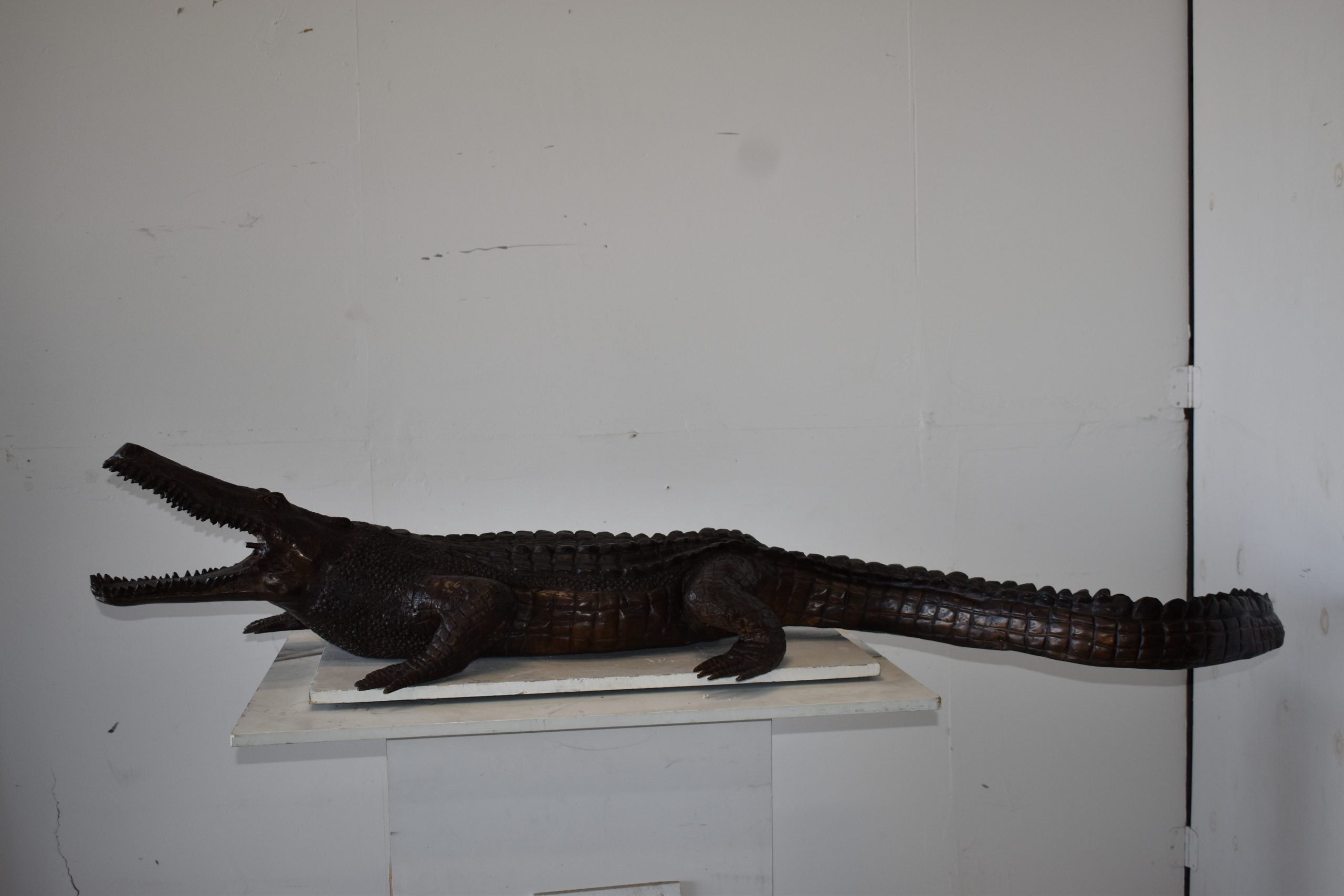 Nifao Large Crocodile78" x 24" x 14"H – Outdoor Bronze Fountain, Garden Water Feature, 78"L x 24"W x 14"H