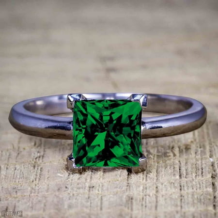 1 Carat Princess cut Emerald Solitaire Engagement Ring in Black Gold
