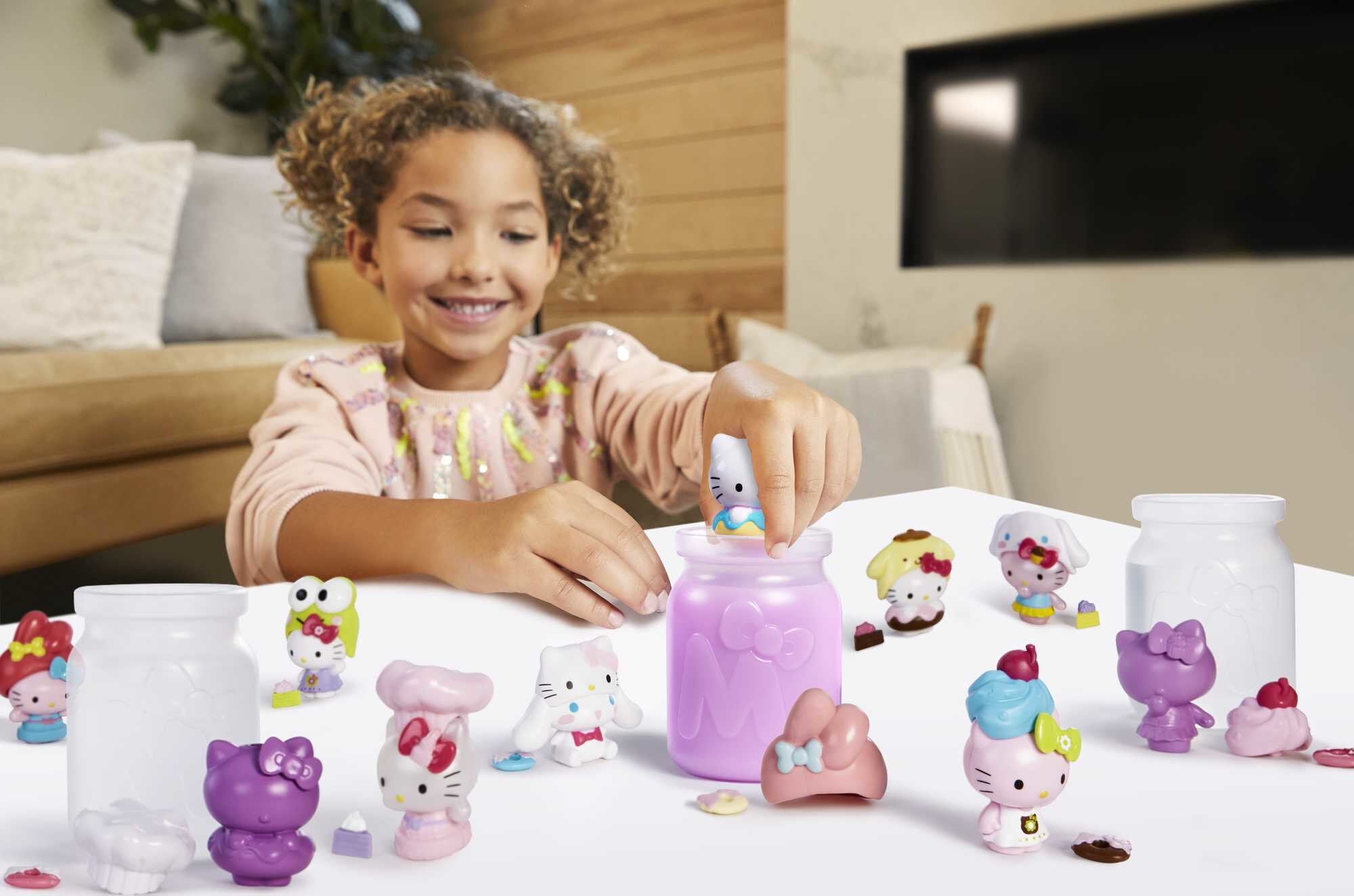Sanrio Hello Kitty Double Dippers Collectible Figures (2-in / 5.1-cm) with Hat and Dessert Accessories, Surprise Blind Pack