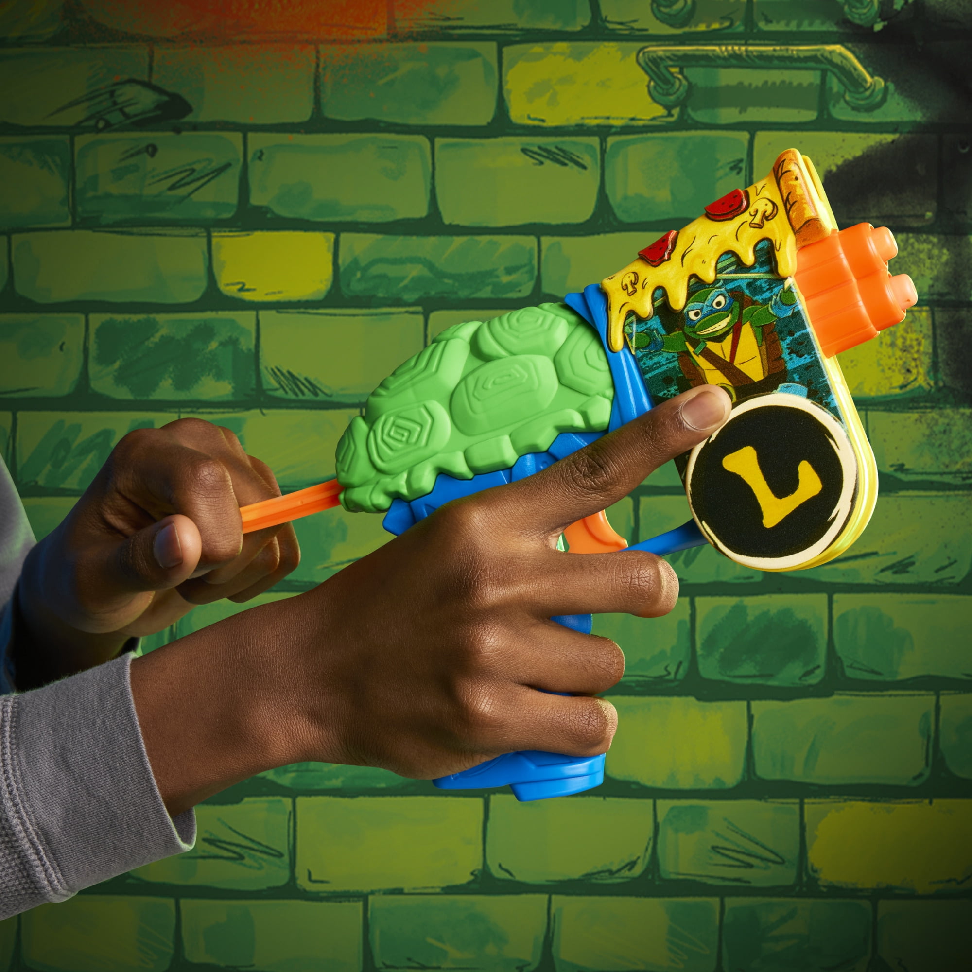 Nerf Leonardo Blaster with Teenage Mutant Ninja Turtles Theme, 4 Elite Darts, for Kids Indoor and Outdoor Play