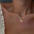 thumbnail image 1 of Collar con colgante de acero inoxidable chapado en oro del alfabeto de AZ para mujer, cadena de serpiente con letra inicial, collares de clavícula, joyería para el cuello, 1 of 3