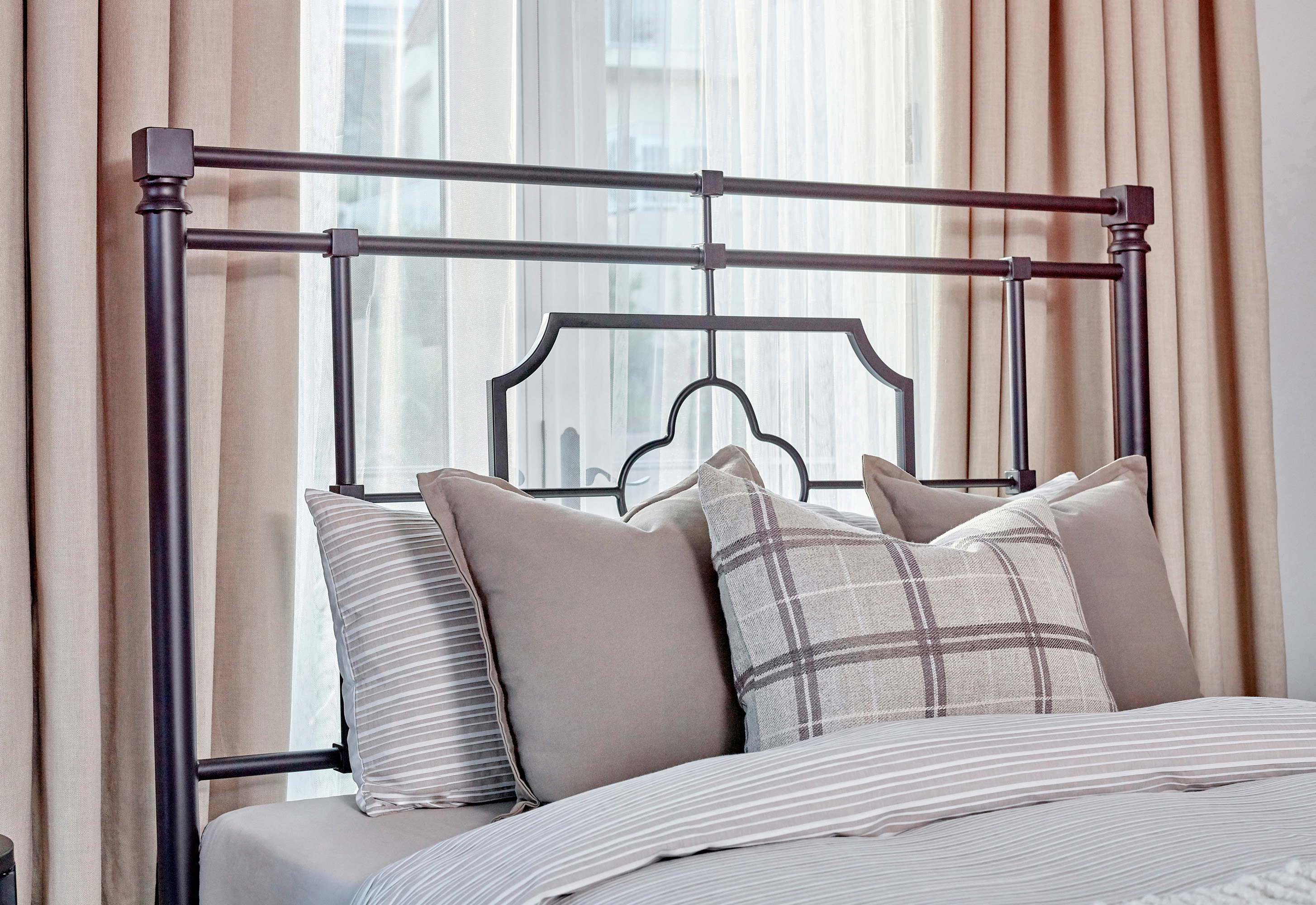 Queen/Full Metal Headboard Matte Black