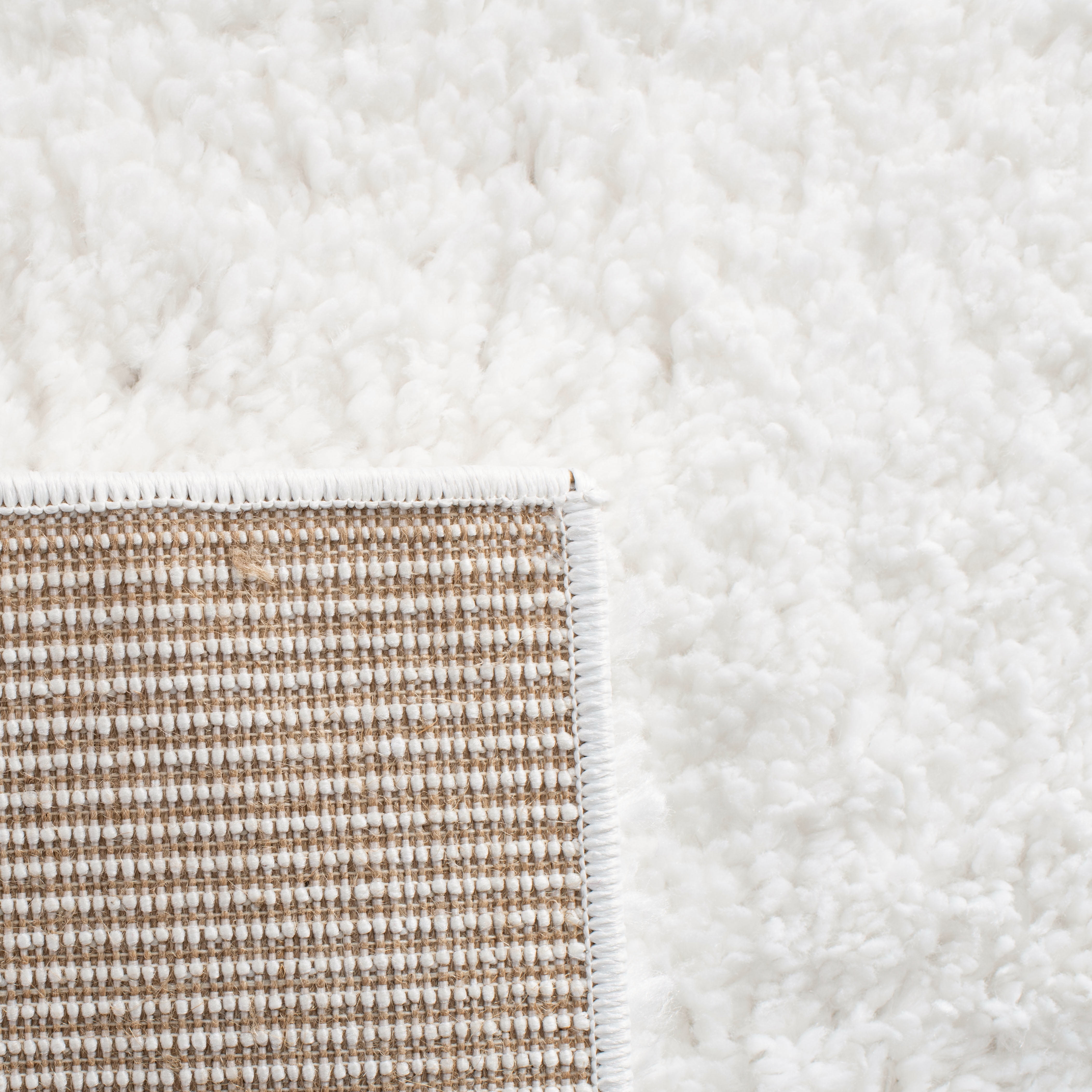 Safavieh August Carlene Solid Plush Shag Runner Rug, White, 2'3" x 22'