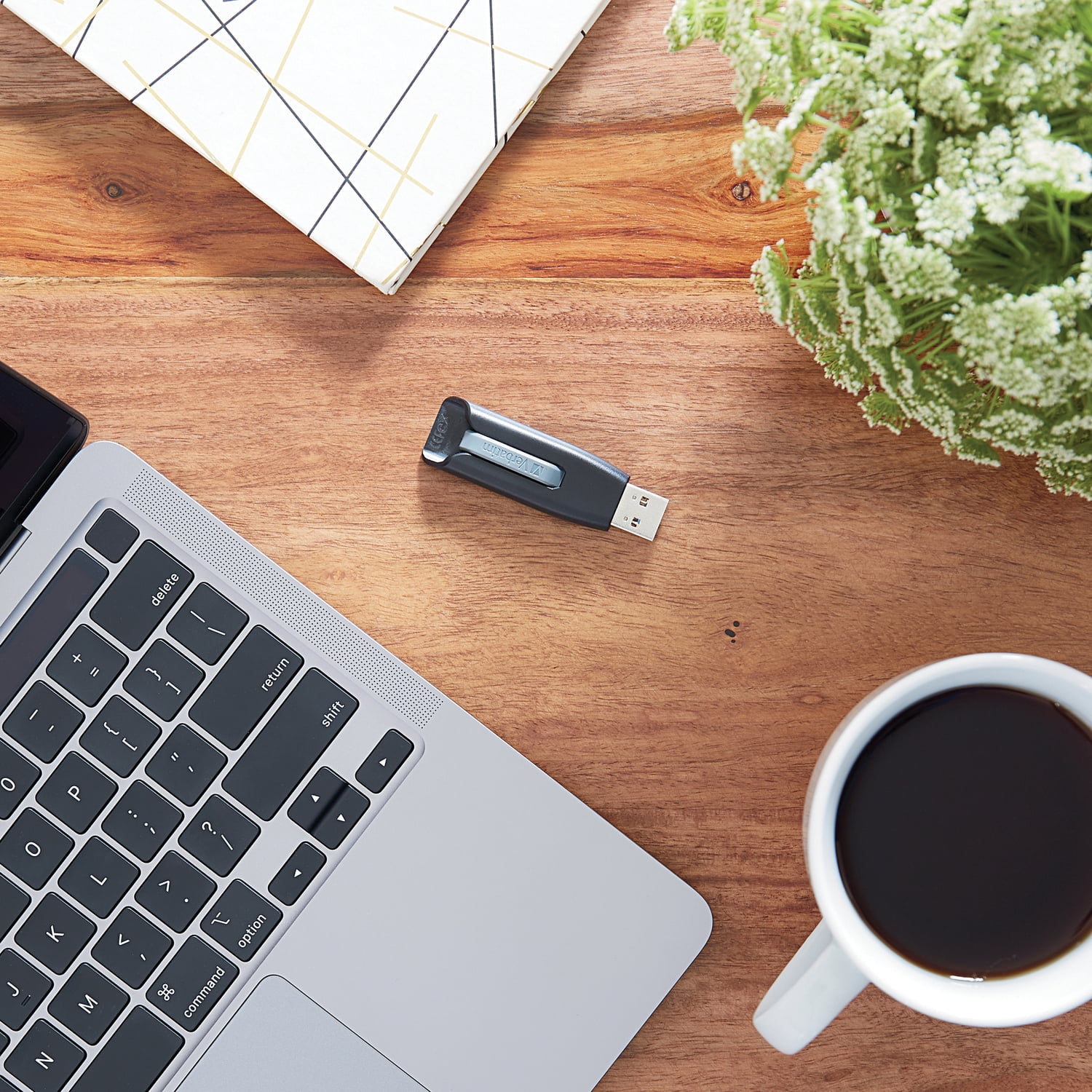 128GB Store 'n' Go&reg; V3 USB 3.2 Gen 1 Flash Drive - Gray - 128GB - Gray