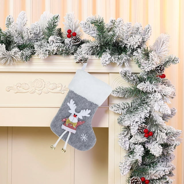 Bolsa de Regalo Navideña Gris de Felpa con Forma de Pierna Colgante | Decoración de Papá Noel, Muñeco de Nieve y Reno | 25 X 17 Cm | Material: Tela | 45 G | 1 Calcetín de Tela