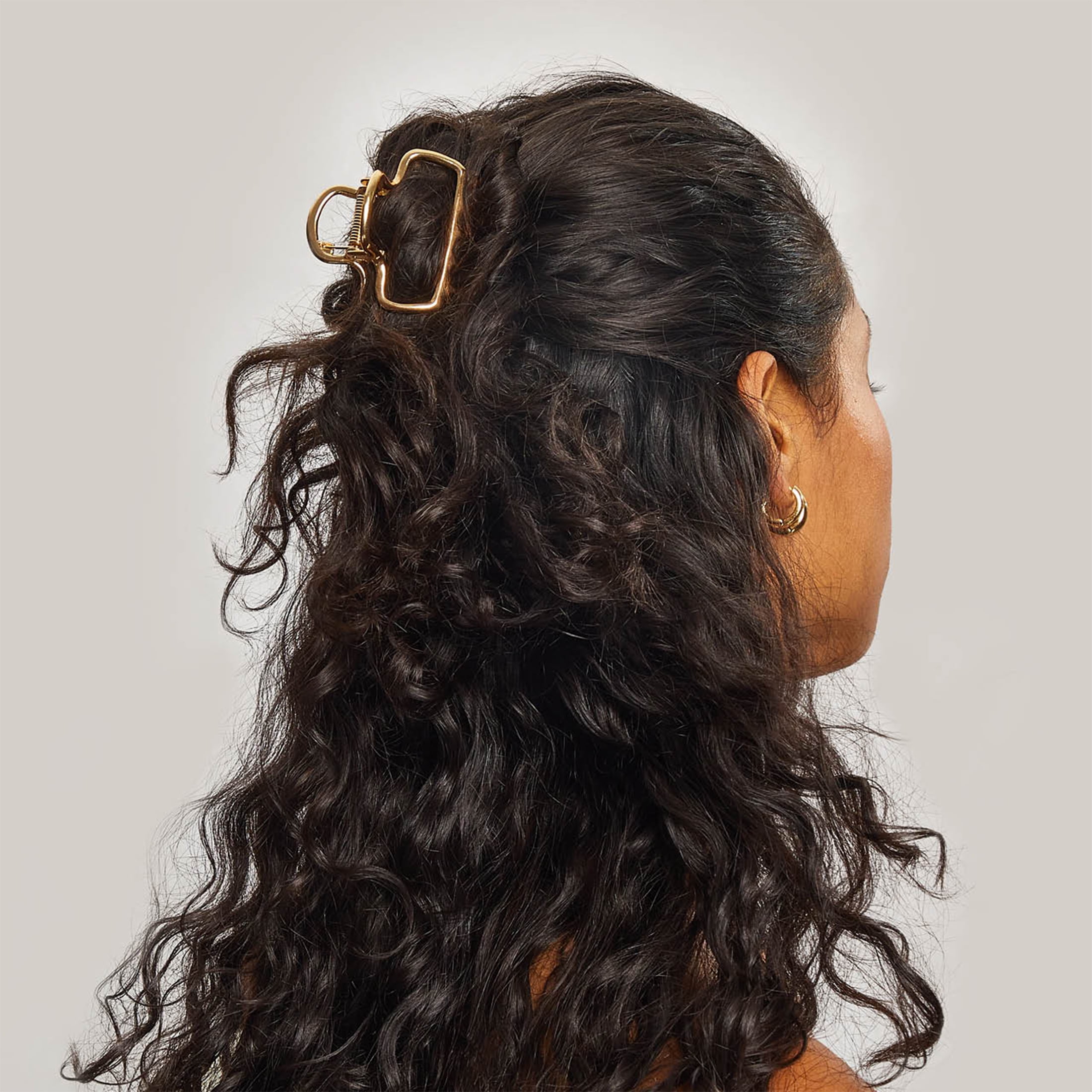 Kitsch Metal Open Shape Puffy Claw Clip 1 Piece, All Hair Types, Gold Color