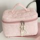 thumbnail image 4 of Bolso de cosméticos Bolso de lavado informal Acolchado de moda simple para acampar (rosa de flores), 4 of 5