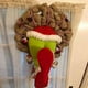 thumbnail image 4 of Corona navideña Corona de puerta de 30 cm Navidad Decoraciones navideñas Decoraciones de corona Cómo el Grinch robó la puerta de la corona navideña de arpillera Adepaton HR-0012, 4 of 7