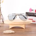 thumbnail image 4 of Mini taburete y mesa de madera maciza, soporte para exhibición de gafas de sol (mesa ovalada), 4 of 5