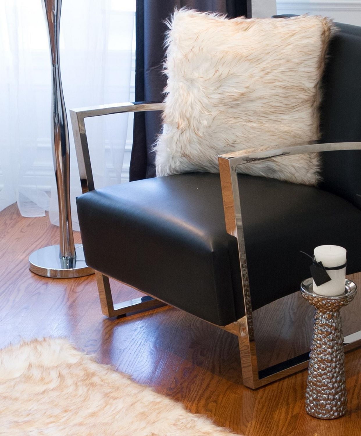 COUSSIN EN FAUSSE FOURRURE BELTON 18"X18" 2 PQT