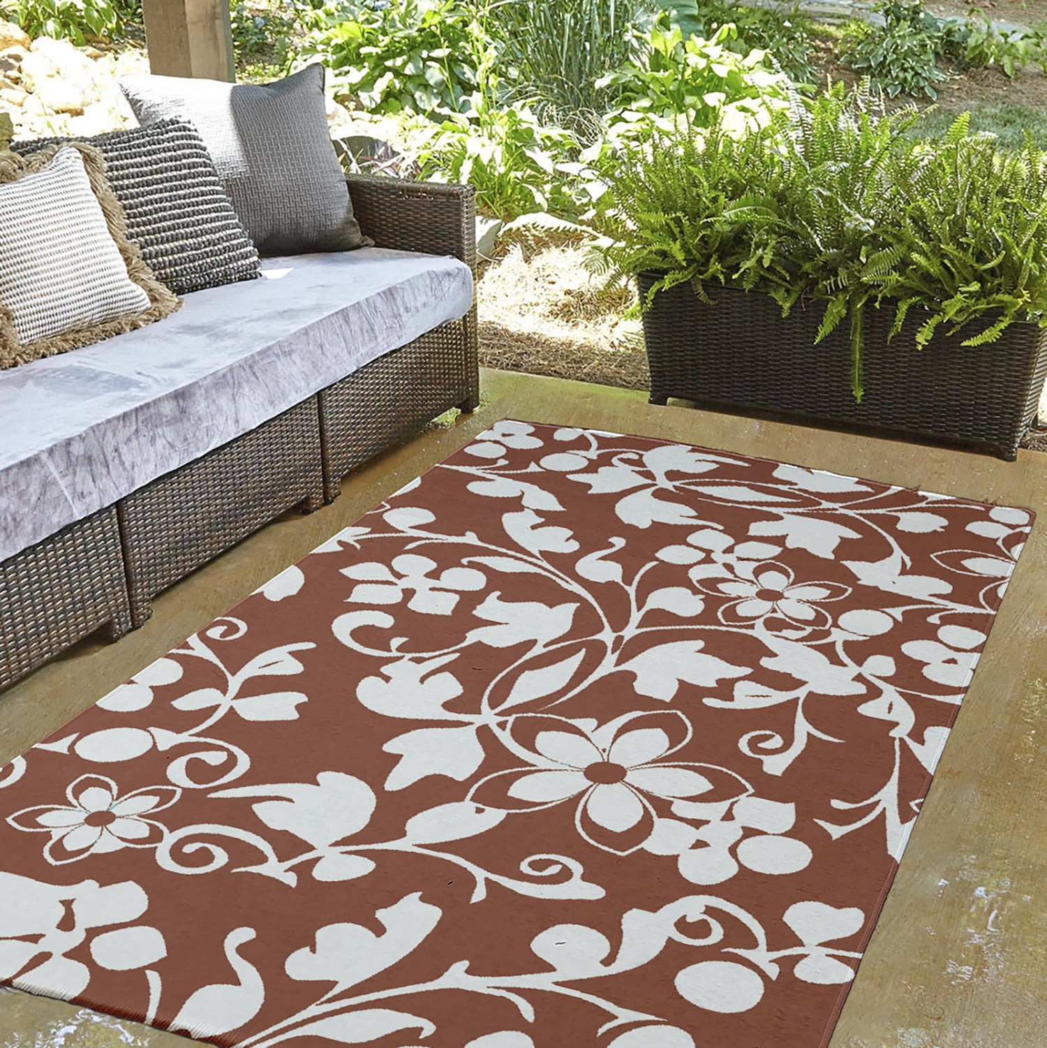 Simply Daisy 3' x 5' Rust Evelyn Spring Chenille Indoor/Outdoor Rug