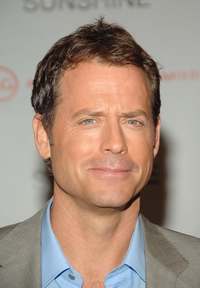 Greg Kinnear At Arrivals For Little Miss Sunshine Premiere, Amc Loews Lincoln Square Theater, New York, Ny, July 25, 2006. Photo By William D. BirdEverett Collection Celebrity - image 1 of 1