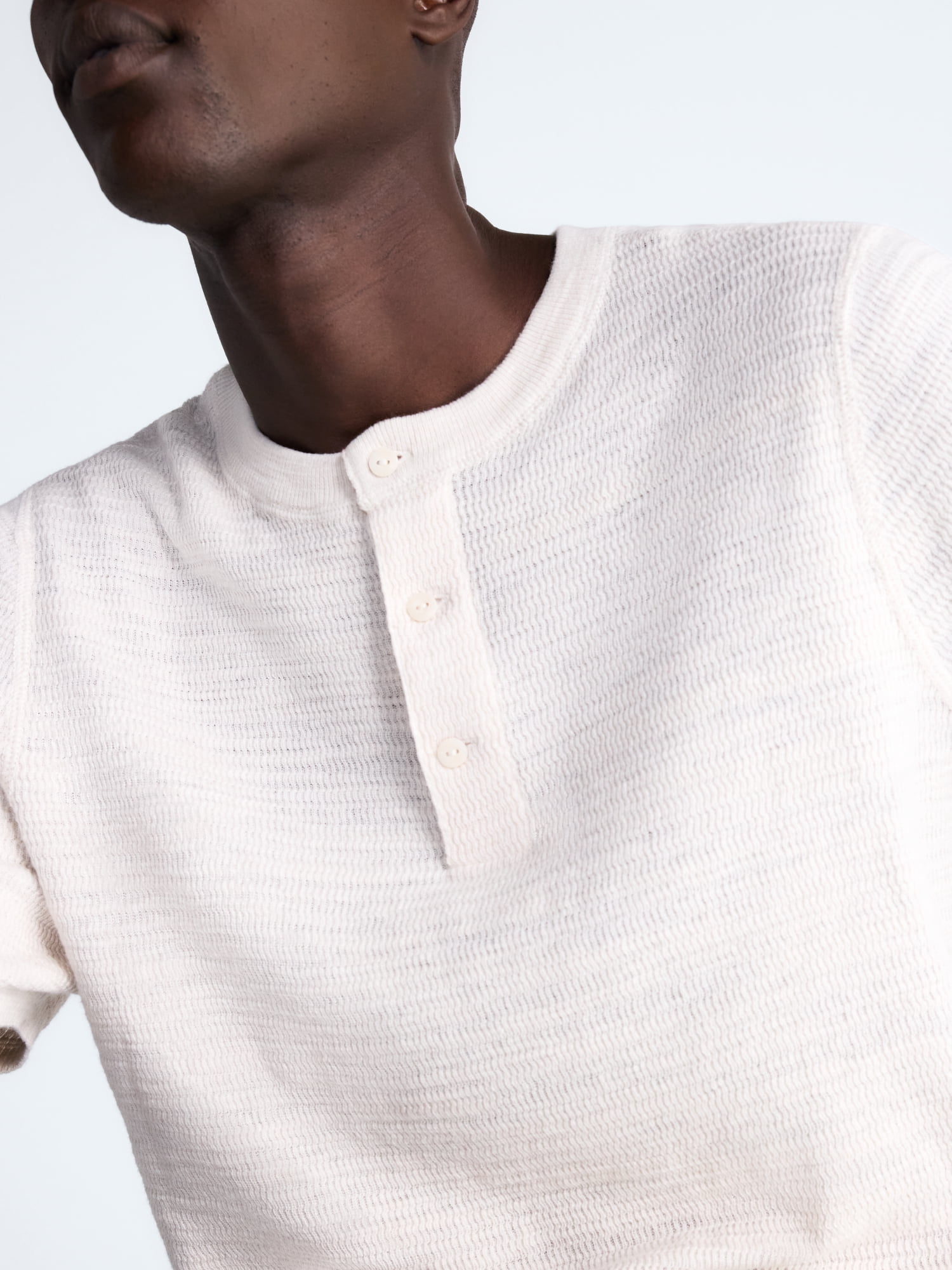 Free Assembly Men’s Textured Cotton Henley Shirt with Short Sleeves. Sizes XS-3XL