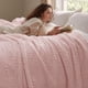 thumbnail image 4 of Manta Bedsure GentleSoft de vellón para cama queen rosa, 4 of 8