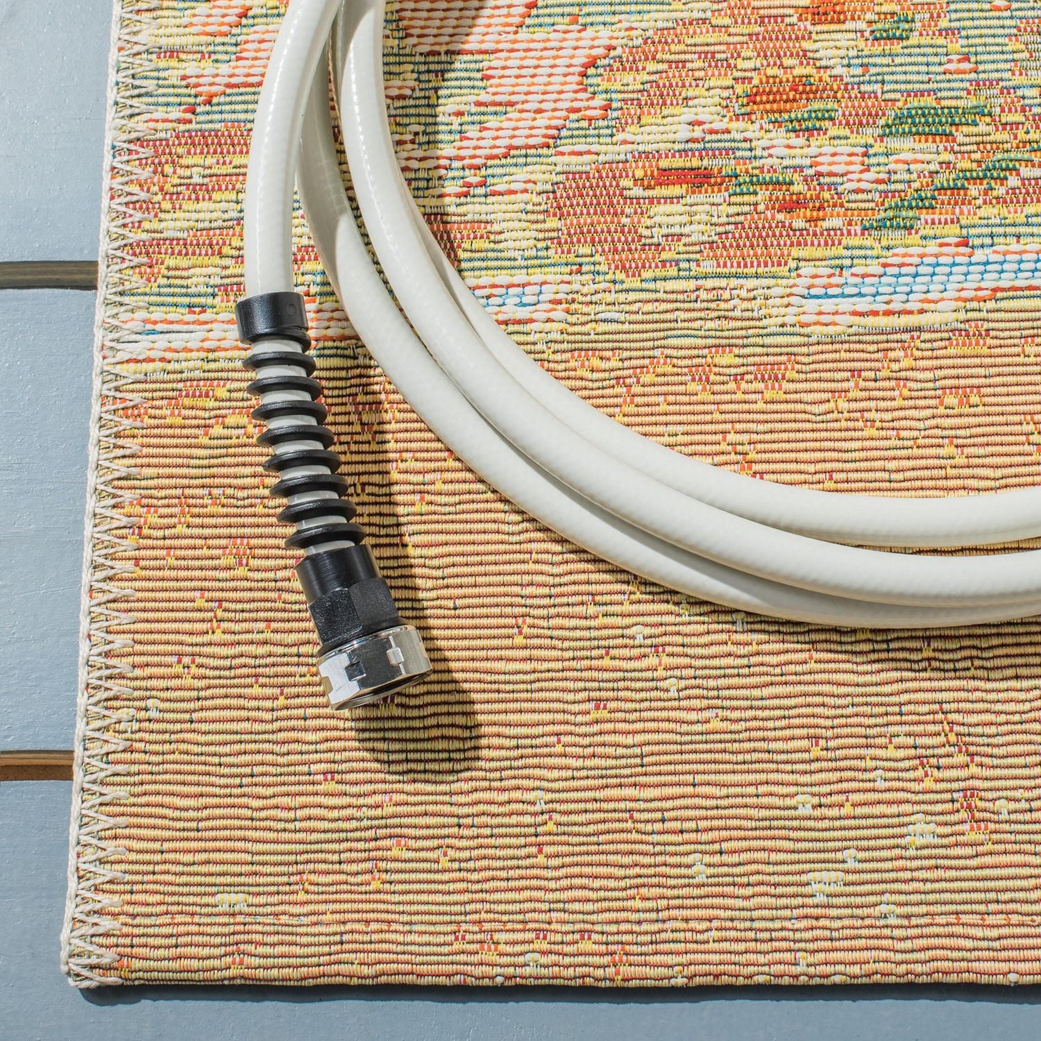 SAFAVIEH Barbados Beach Waves Outdoor Area Rug