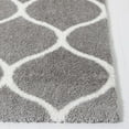 thumbnail image 3 of SAFAVIEH Tahoe Thelma Quatrefoil Shag Area Rug, 6'7" x 8'7", Grey/White, 3 of 8
