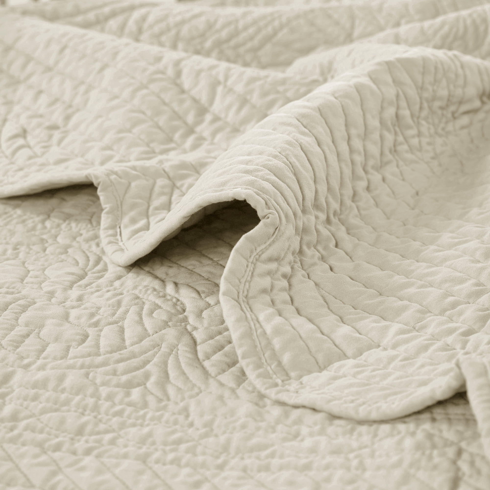 Home Essence Quilted Scalloped Edge Cream 6 Piece Daybed Set, Twin