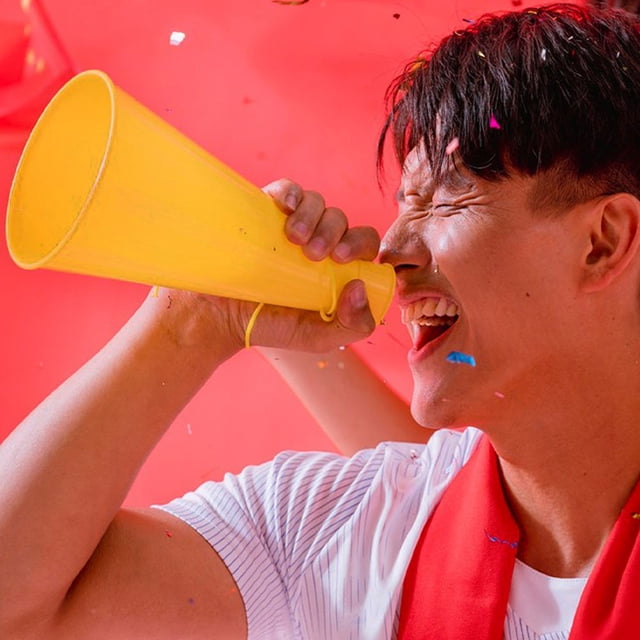 AURARMLET Directors Megaphone Prop 4Pcs Plastic Cheerleading Megaphones Voice Projection