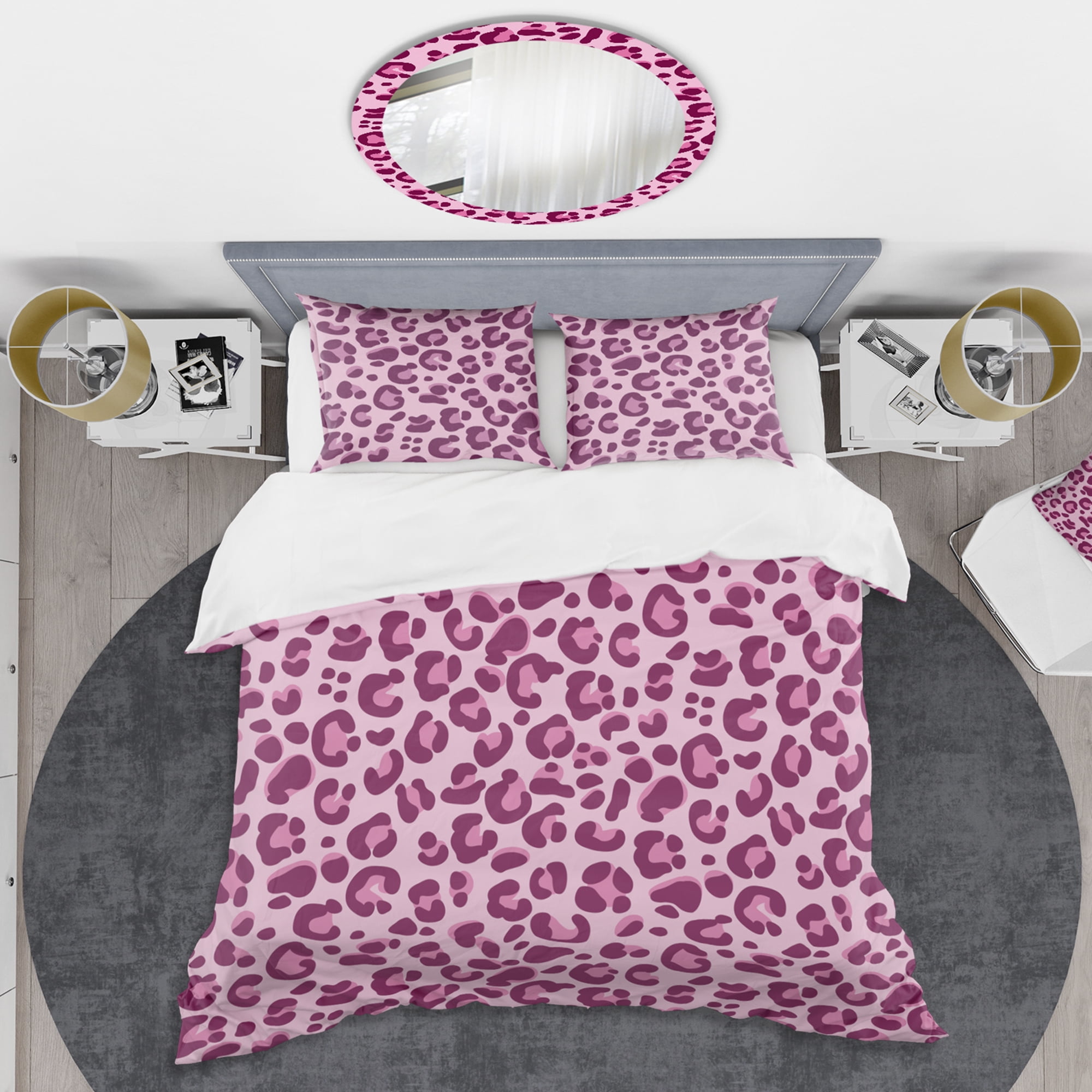 Designart 'Pink Leopard Pattern ' Mid-Century Modern Duvet Cover Set