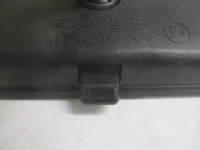 Pre-Owned Kia Sportage Optima Manual Rear View Mirror OEM LKQ - Verify Specific Vehicle Fitment In Description - (Good)