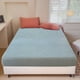 thumbnail image 4 of Funda de cama a cuadros de color liso | Sábana de poliéster de 150 x 200 cm | Fácil de lavar y diseño antideslizante | Ropa de cama suave y cómoda para el hogar, 4 of 6