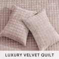 thumbnail image 4 of Juego de edredón RECYCO Luxury Velvet Full Queen con 2 fundas de color rosa, 4 of 7