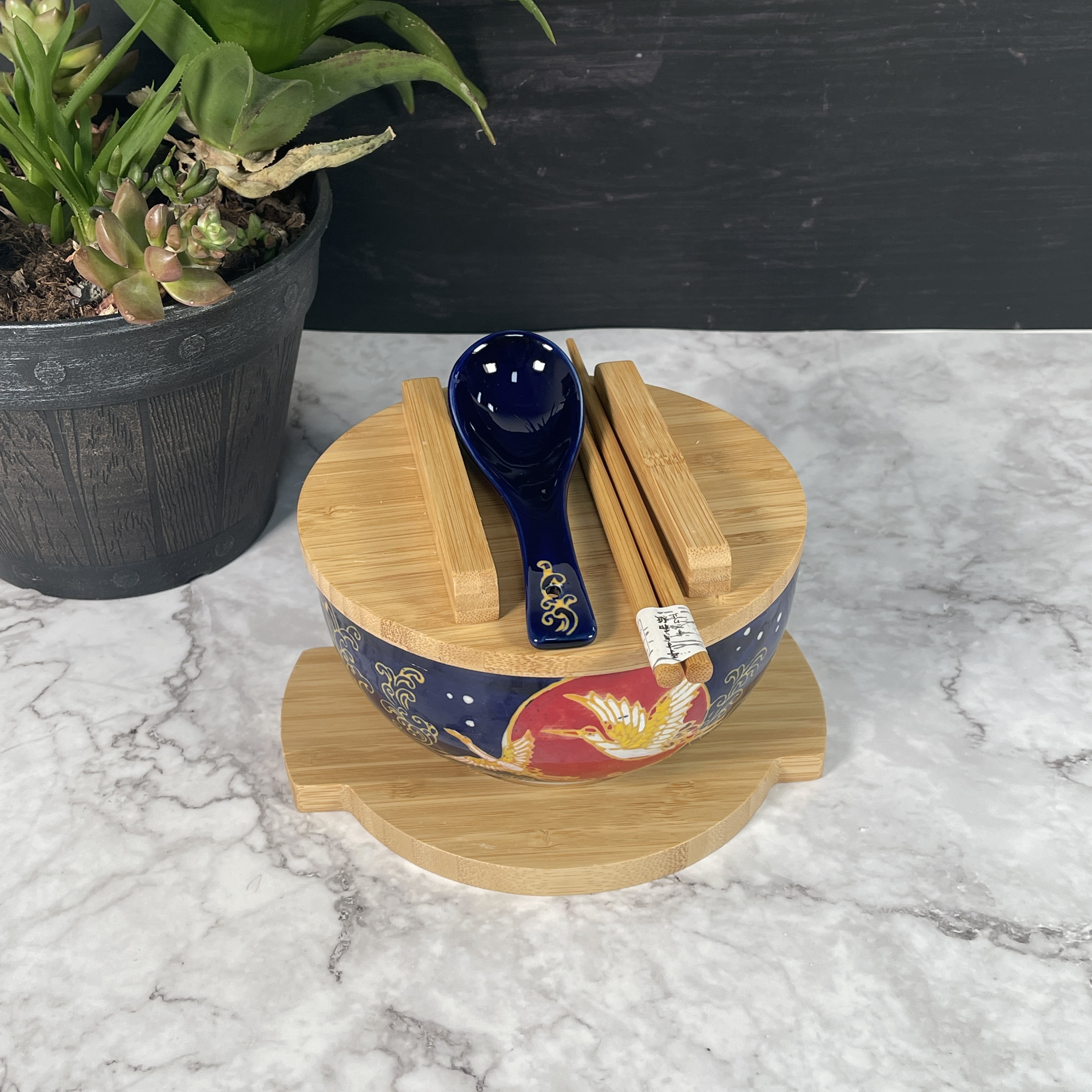 Ramen Bowl Japanese Crane Kamameshi Style Ceramic Rice Bowl Noodle Bowl with Bamboo Lid Tray Chopsticks, 24 fl oz Bowl, Gift Set, Home Living Gift, Idea, Bowl for Udon