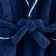 thumbnail image 5 of Conjunto de pijama informal de franela de color liso con solapa y manga larga para hombre, 5 of 7