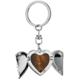 thumbnail image 1 of Naranja oscuro cielo niebla Llavero de alas de ángel en forma de corazón, 1 of 3