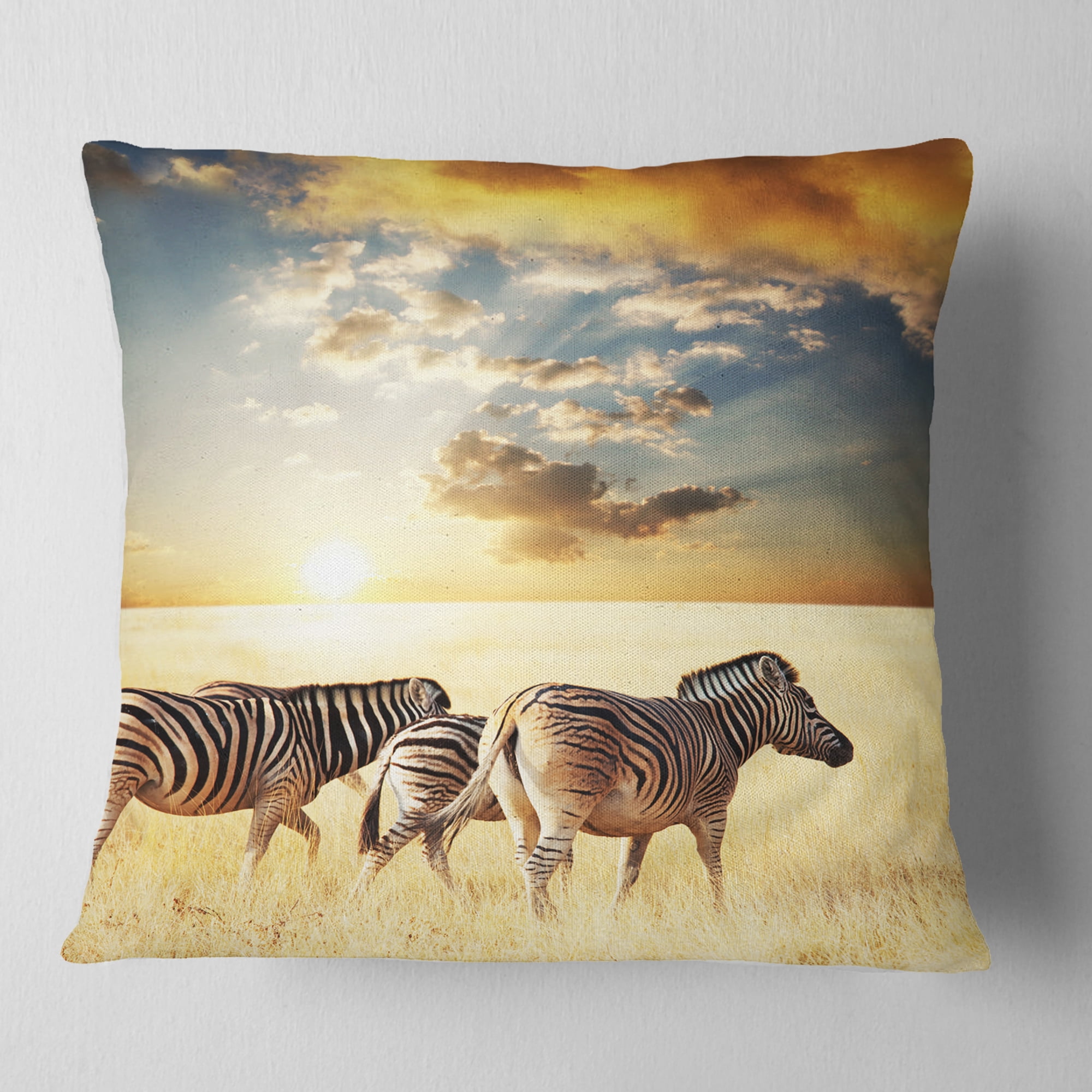 Designart 18" x 18" White Polyester Throw Pillow