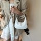 thumbnail image 1 of Bolso de mano francés de charol de alta calidad para mujer, bolso bandolera versátil de estilo nicho, estilo verano 2025, 1 of 5