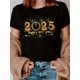 thumbnail image 1 of Camiseta negra "Feliz Año Nuevo 2025" para mujer, con estampado de fuegos artificiales dorados, cuello redondo informal, manga corta, ideal para celebraciones de primavera y verano, lavable a máquina,, 1 of 7