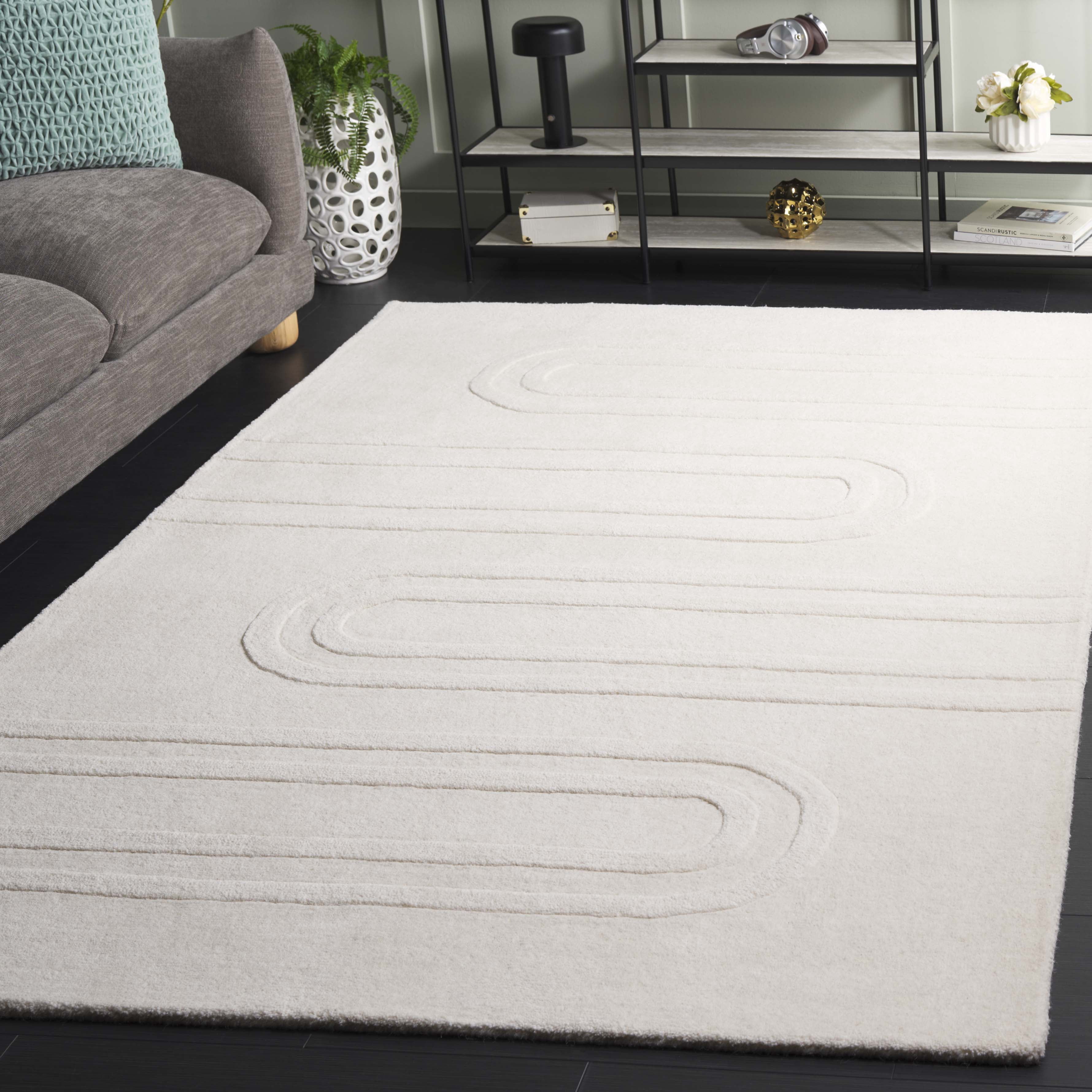 SAFAVIEH Mykonos Trecia Geometric Area Rug, Ivory, 6' x 9'