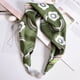 thumbnail image 3 of Cuadrado ligero - Pañuelo estampado digital transpirable, 3 of 5