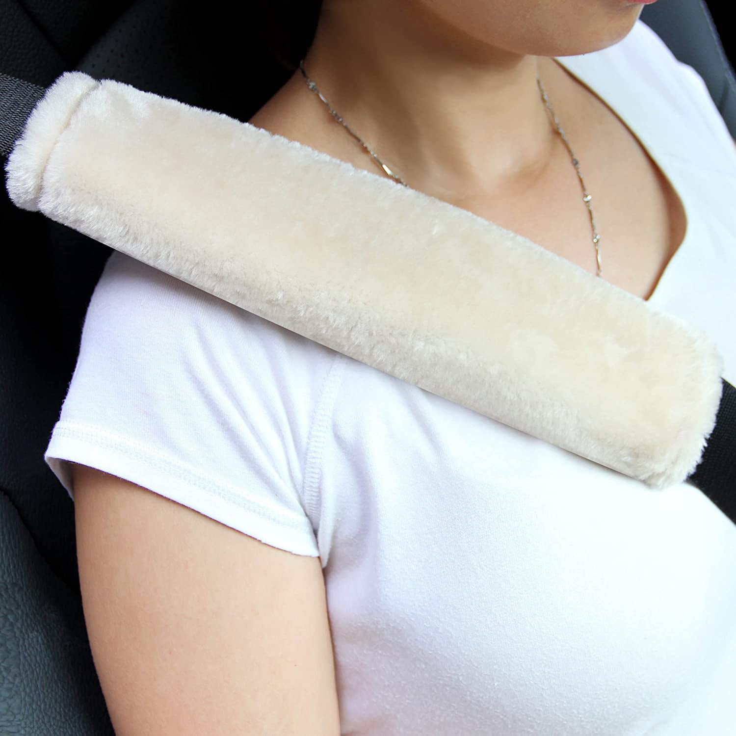 GetUSCart- Soft Faux Sheepskin Seat Belt Shoulder Pad for a More  Comfortable Driving, Compatible with Adults Youth Kids - Car, Truck, SUV,  Airplane,Carmera Backpack Straps 2 Packs Light Gray