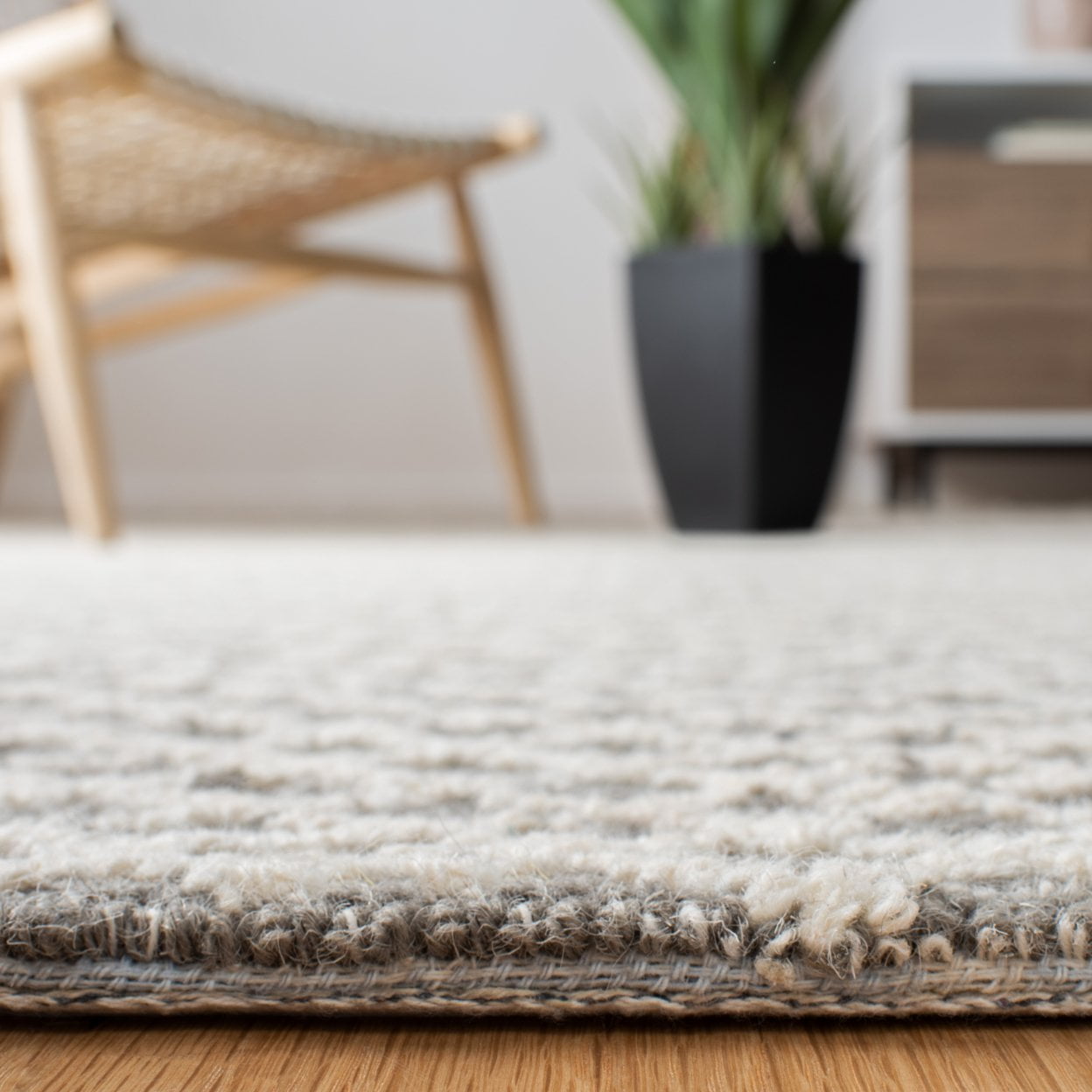 SAFAVIEH Micro-Loop Arnold Diamond Area Rug, Grey/Ivory, 6' x 9'
