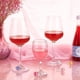 thumbnail image 4 of Set de 24 marcadores y etiquetas para copas de vino en 12 colores, de resina. Incluye 40 anillos de latón para marcar las copas., 4 of 6