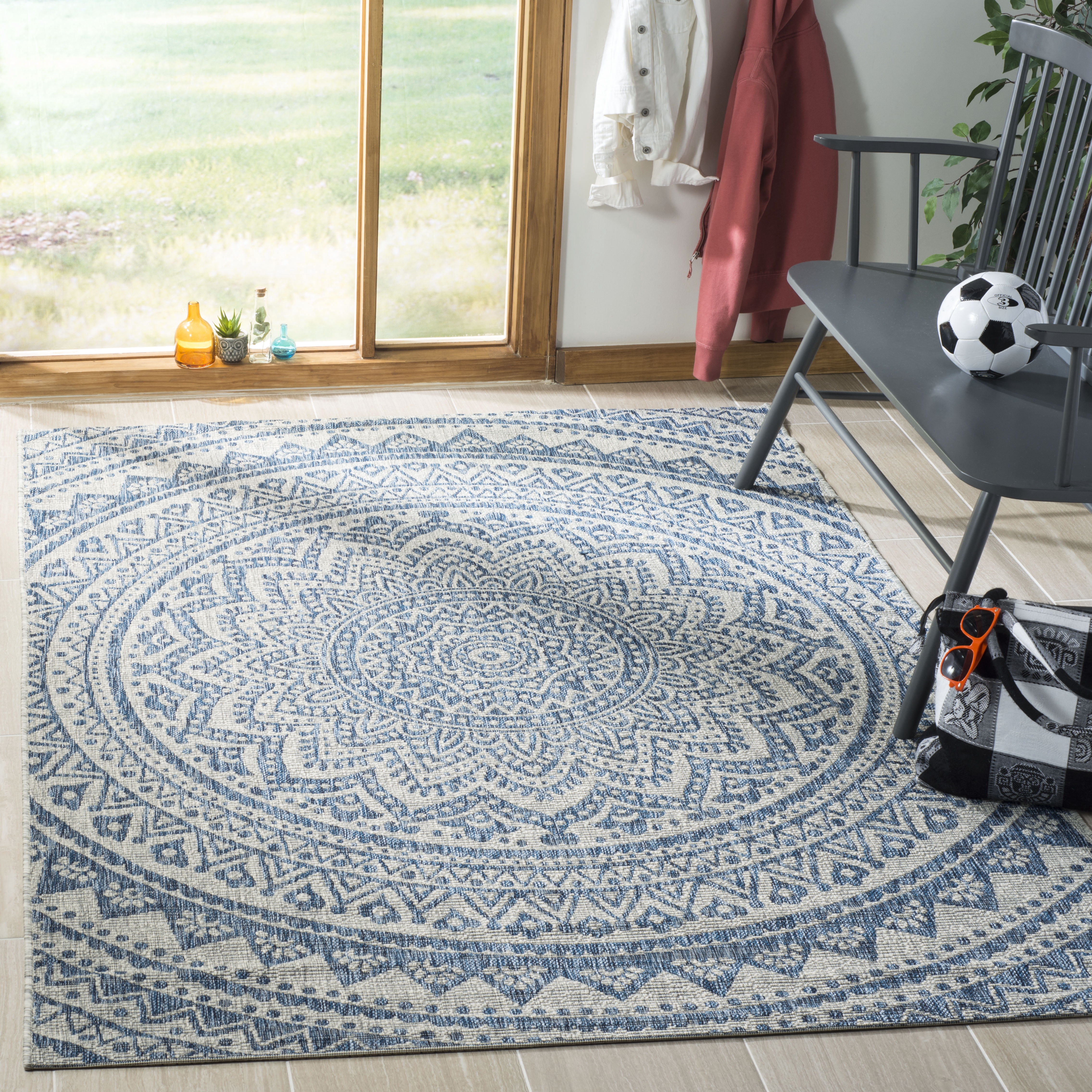 SAFAVIEH Courtyard Josiah Floral Medallion Indoor/Outdoor Area Rug, 5'3" x 7'7", Light Grey/Blue