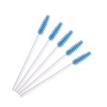 thumbnail image 1 of Xiao Hua 200 pinceles desechables para rímel de pestañas, extensiones de pestañas, cejas y maquillaje (varilla blanca y cabezal azul), 1 of 2