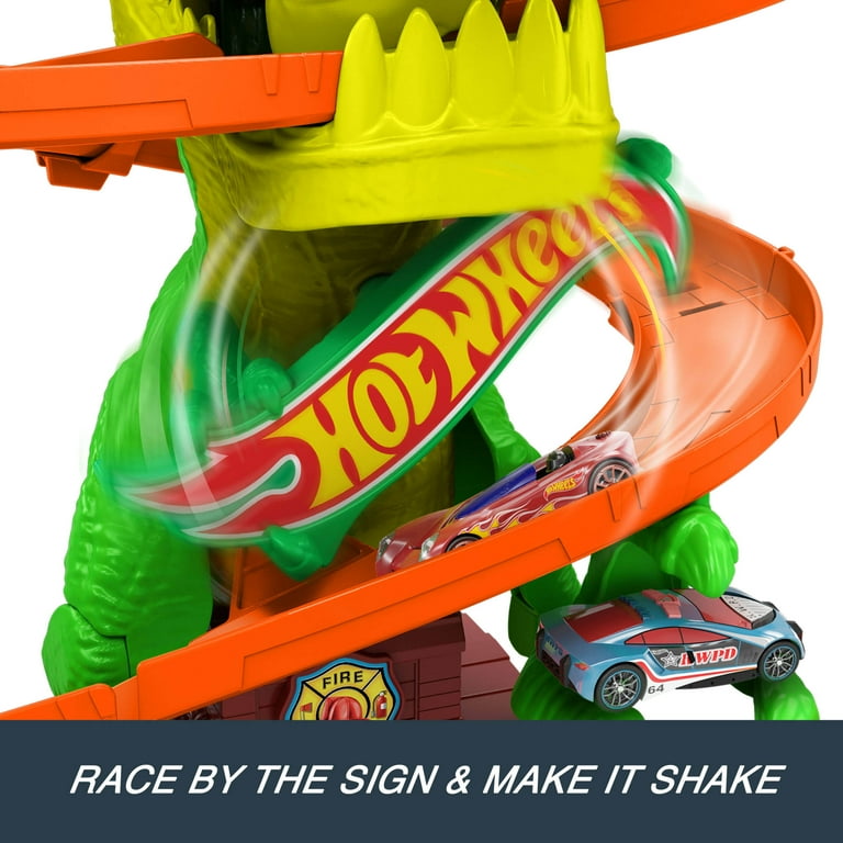 Hot Wheels City T-Rex Blaze Battle Playset & 1:64 Scale Die-Cast